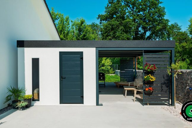 Domček na záhrade s pultovou strechou a prístreškom