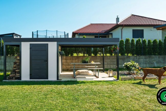 Domček na záhrade s prístreškom a relaxačným miestom pod ním