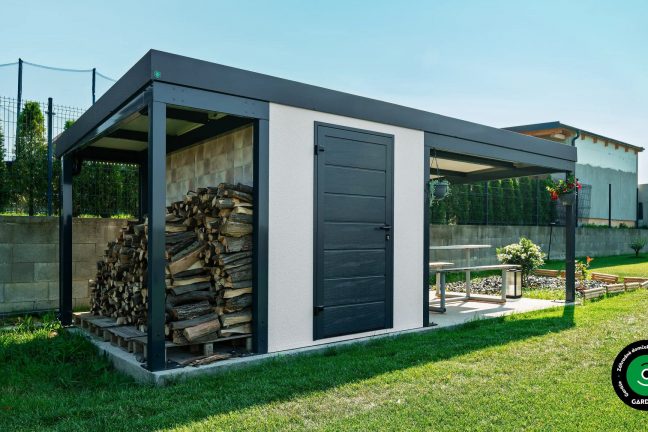 Odkladací priestor na drevo pod prístreškom