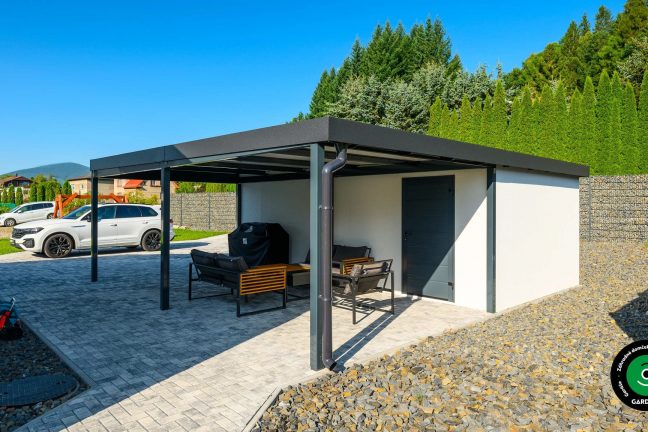 Kompaktná garáž s pultovou strechou a krytou terasou na relax.