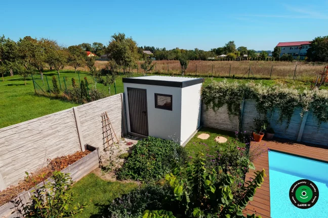 Kompaktný záhradný domček vhodný na uskladnenie náradia a doplnkov